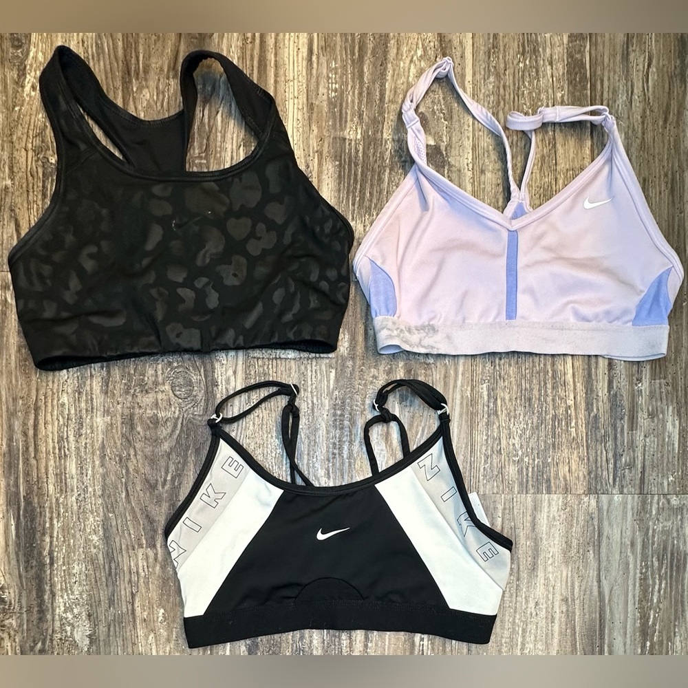 Lot of 3 Nike racerback sports bras women’s small 2 w/ adjustable straps